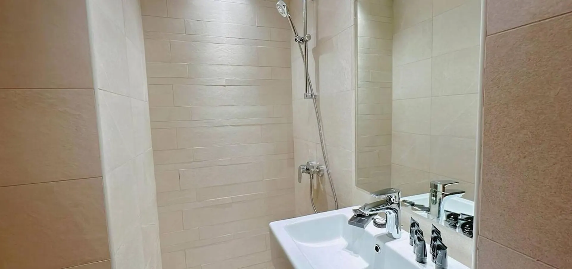 Elegant Studio Apartment In Meydan One Dubai
