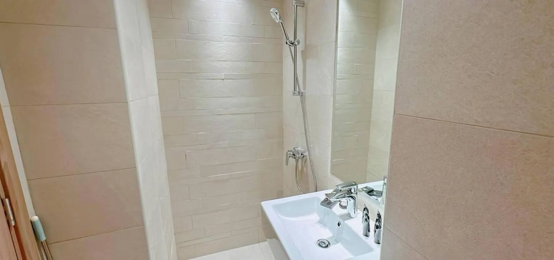 Elegant Studio Apartment In Meydan One Dubai