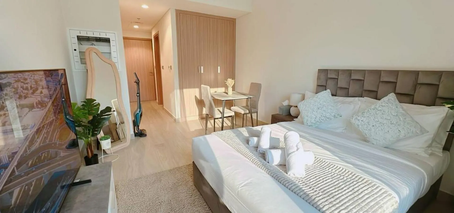 Elegant Studio Apartment In Meydan One Dubai 0*,